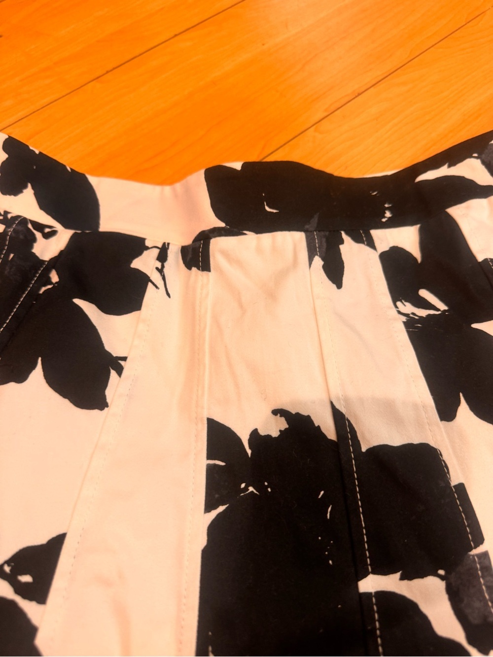 GWYN BY GWYNETH PALTROW Women's Black and White Floral Midi Skirt - Picture 3 of 3
